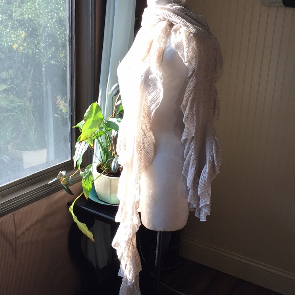 Scarf‎ cream